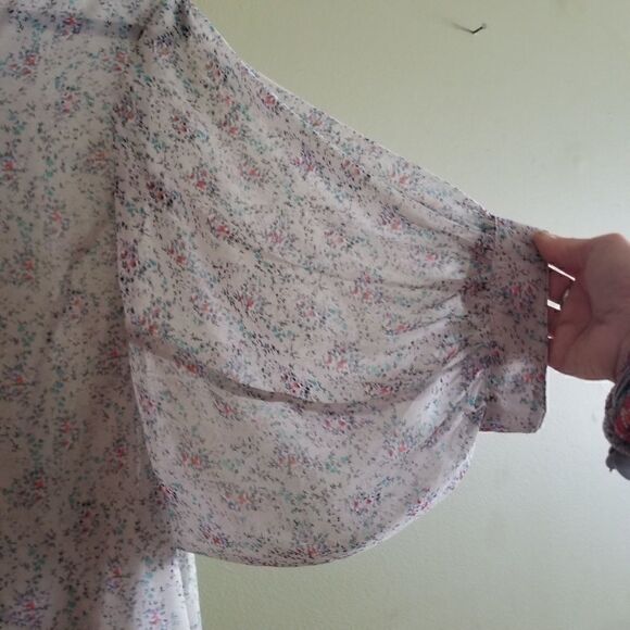 Urban Behavior Blouse  NWT.  SZ 7.  A-29. A2920 - Picture 2 of 7